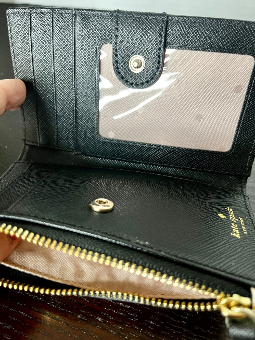 Kate Spade NY Dashing Beauty Mikey Champagne Print Wallet. - Picture 3 of 3